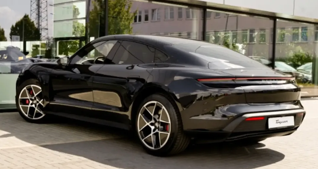 Porsche Taycan 2025